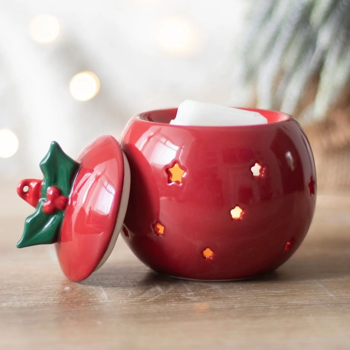 Red Bauble Festive Tealight Wax Melt Warmer - Villagebarnmelts